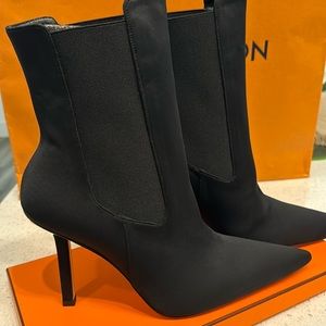 Good American neoprene Black Bootie 8.5